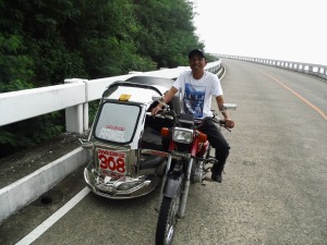 Kuya Arnel at Patapat Viaduct